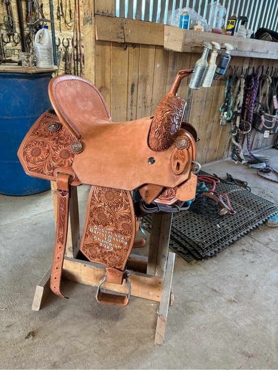 Other - 13.5 Sk pro elite barrel saddle